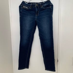 Calvin Klein ankle jean.